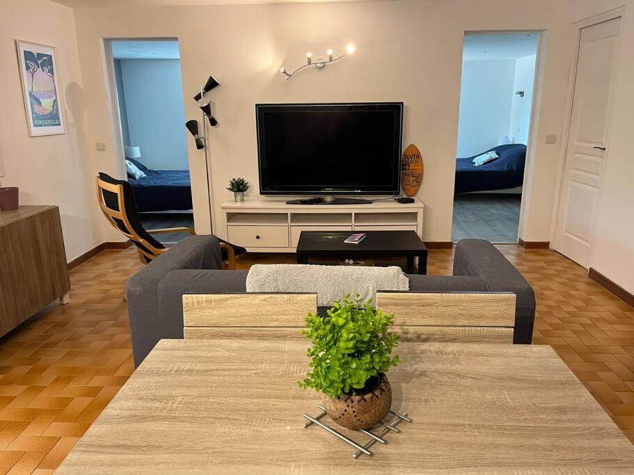 לה לבאנדו Bas De Villa 70M2 Independant Avec Espace Jacuzzi Prive מראה חיצוני תמונה
